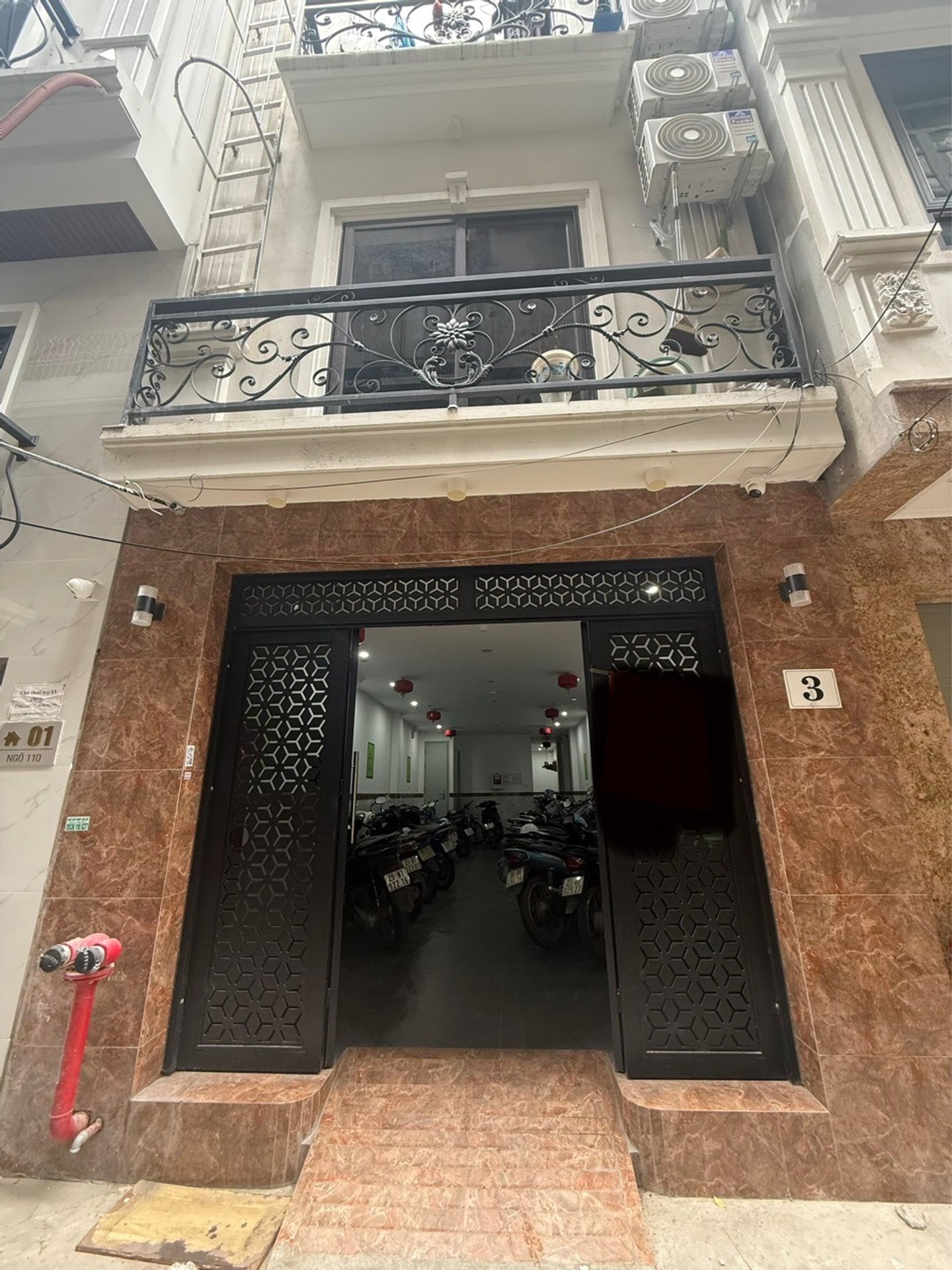 thanh khoản sớm Việt Hưng 9 tỷ thang máy,60m sổ đỏ Long Biên
