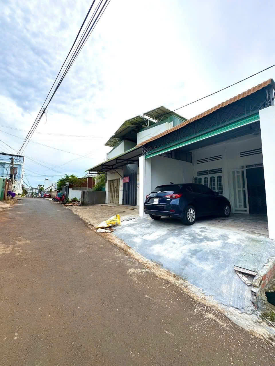 Cần bán nhà mặt tiền 372 Trần Phú, giá 3tỷ350tr, vị trí đẹp, thuận tiện kinh doanh hoặc đầu tư.
 Diện tích: 5m x 20m thổ cư 100%( sau khi trừ qh còn dài 15m)