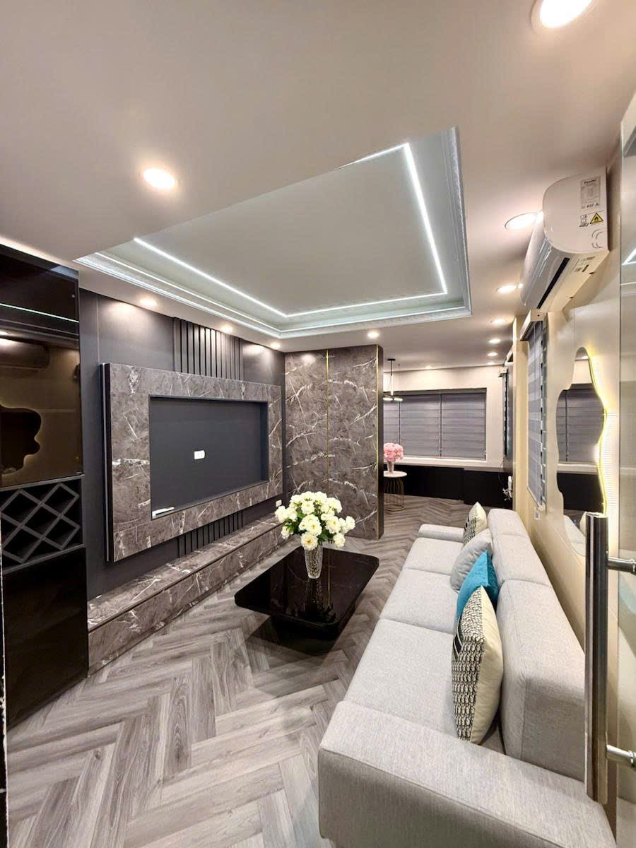 Bán nhà Ngọc Trì 42m 7 tầng thang máy lô góc 3 thoáng gara ô tô giá 10.9 tỷ