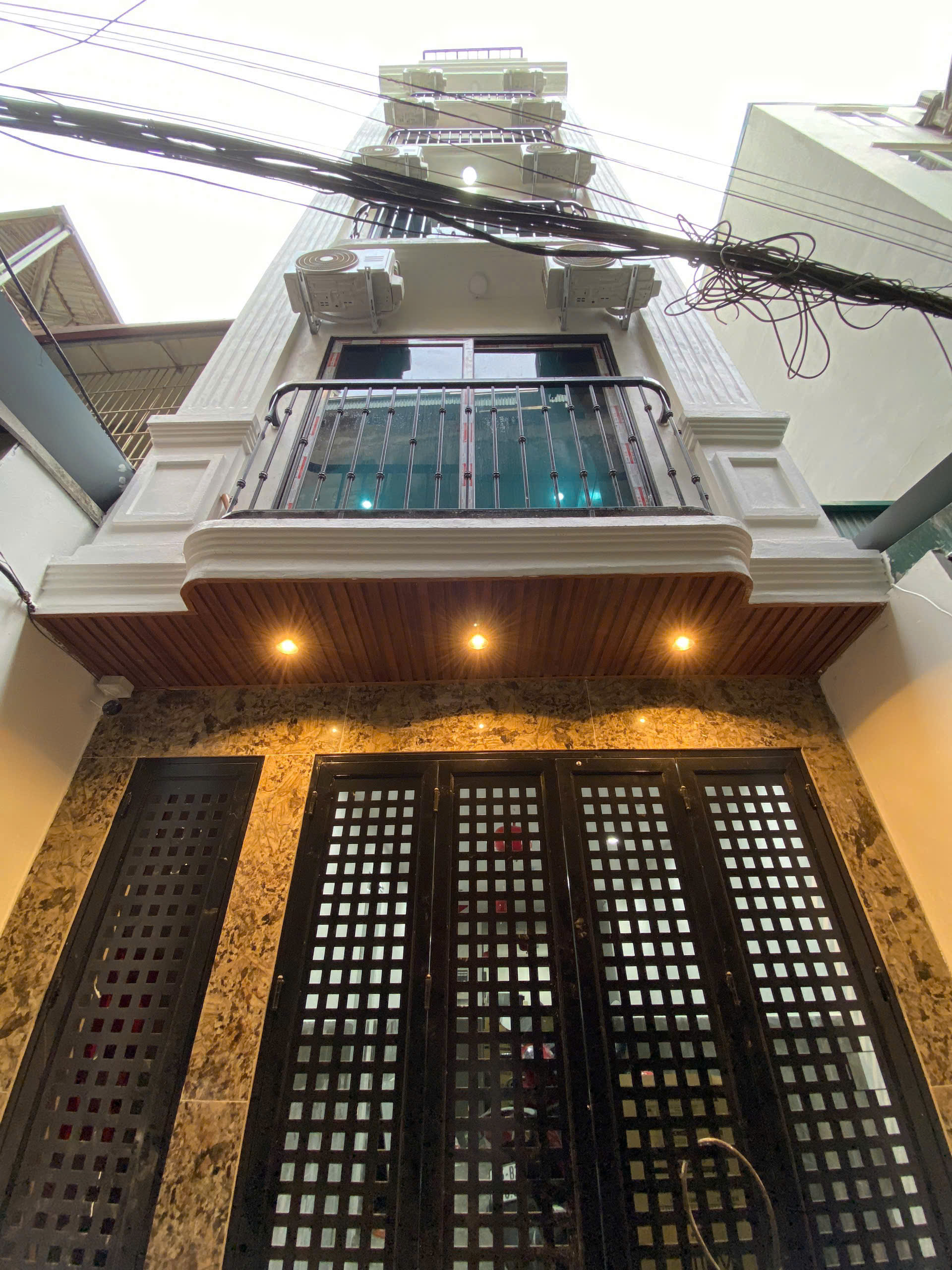Bán nhà ngõ phố Hoàng Mai 50m 6 tầng 10 phòng ngủ dòng tiền