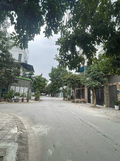 KHU LIỀN KỀ VIP - CÓ GIẾNG TRỜI ĐỂ LÀM THANG MÁY - ĐẲNG CẤP KINH DOANH - FULL NỘI THẤT SANG XỊN..