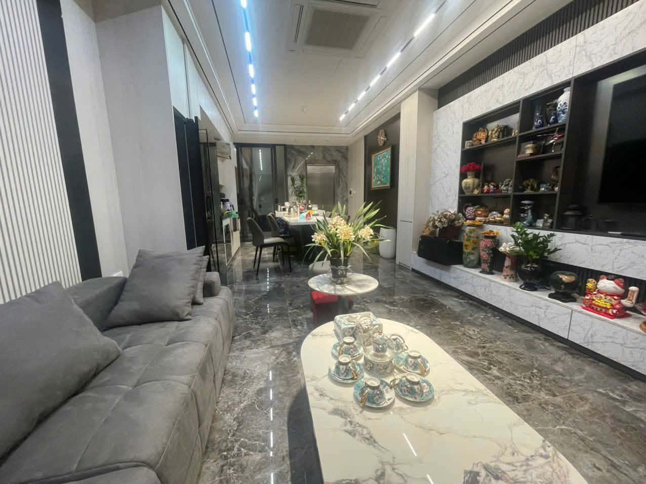 NHÀ 40M2 7 TẦNG KINH DOANH PHỐ NGỌC LÂM, Ô TÔ TRÁNH, fULL ĐỒ - NHỈNH 2X TỶ