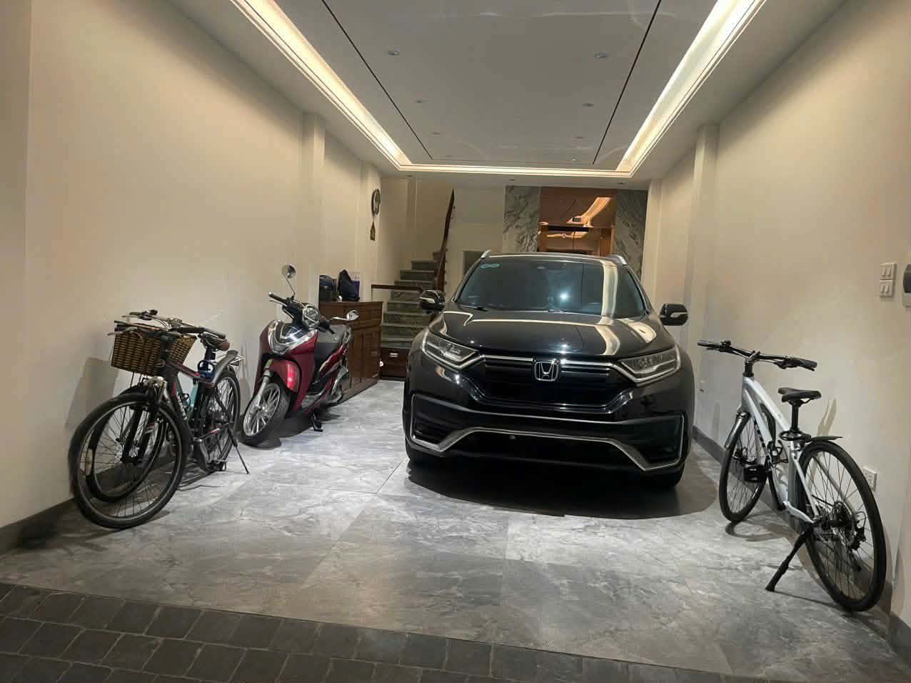 NHỈNH 2X TỶ NHÀ ĐẸP 40M2 7 TẦNG KINH DOANH PHỐ NGUYỄN VĂN CỪ, Ô TÔ TRÁNH