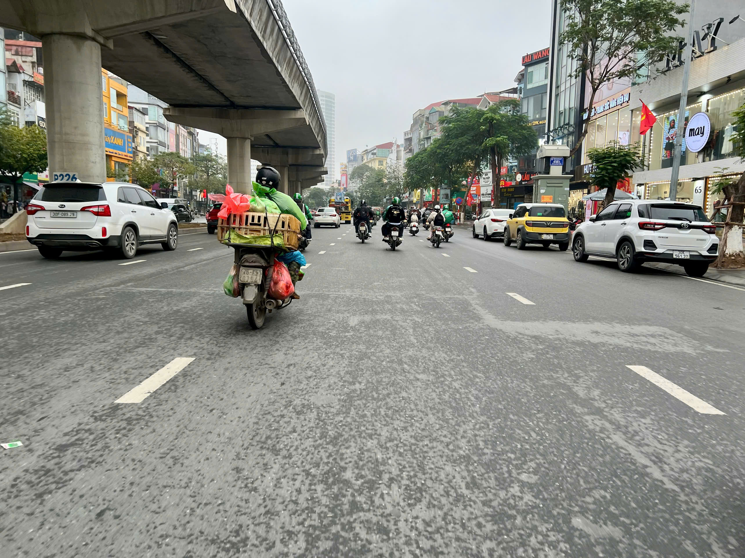 Bán đất tặng nhà Hồ Tùng Mậu, lô góc, ô tô đỗ cửa, 1 nhà ra phố, gần ga Metro, hơn 14 tỷ