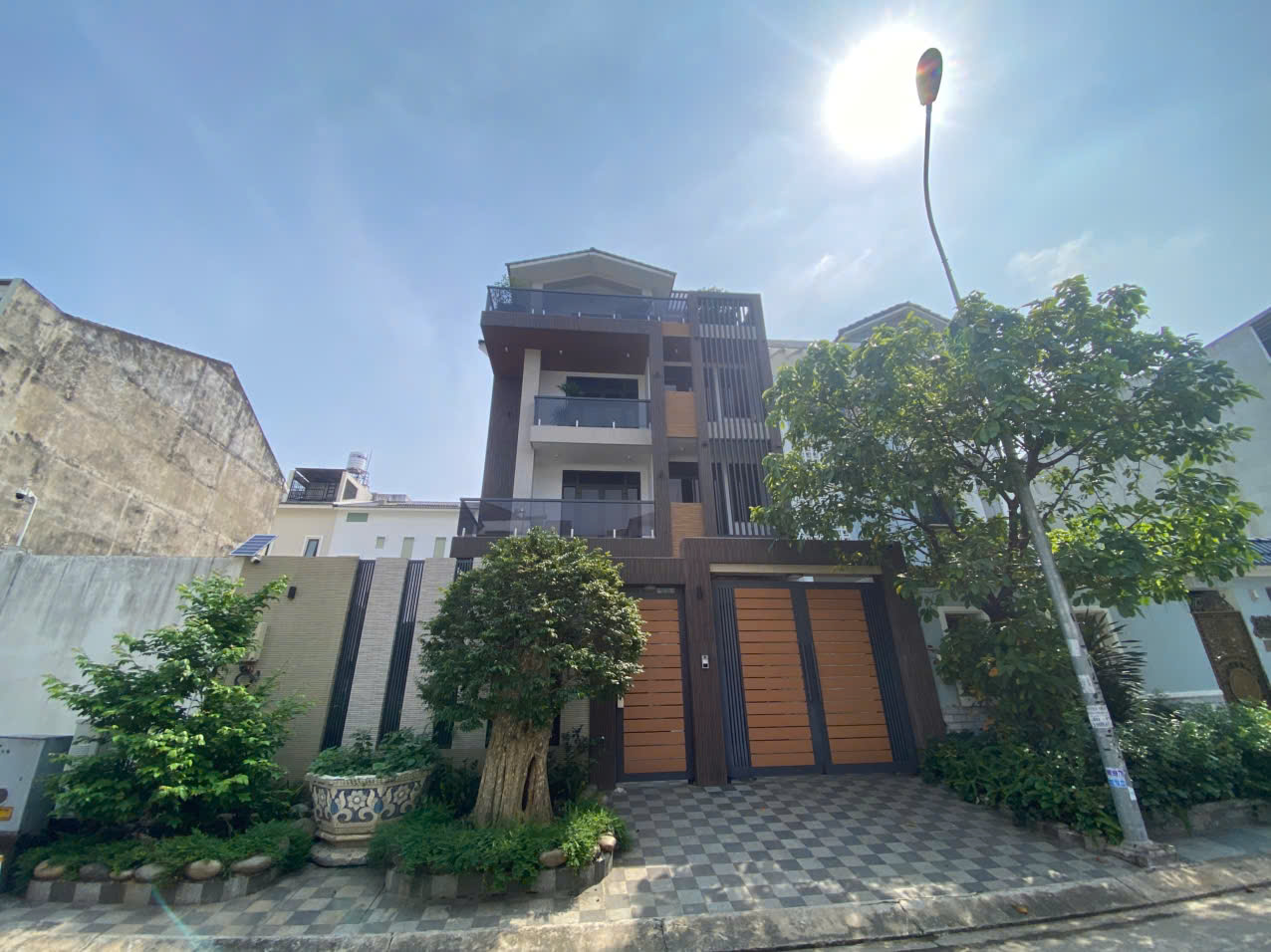 Bán biệt thự 240m2 Đặng Thùy Trâm, Bình Thạnh, 30.9 tỷ, Gần sông. 4 tầng
