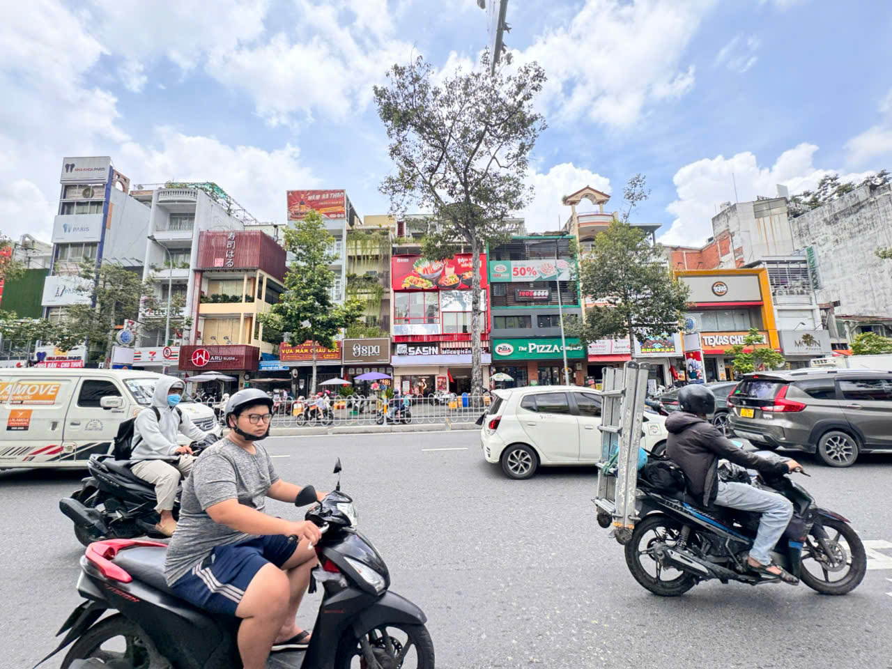 BÁN NHÀ MẶT TIỀN KD ĐƯỜNG 30M NGUYỄN THÁI HỌC, QUẬN 1 - NGAY PHỐ TÂY BÙI VIỆN & CHỢ BÊN THÀNH CHỈ VÀI BƯỚC CHÂN- DT 4M*16M VUÔNG ĐẸP