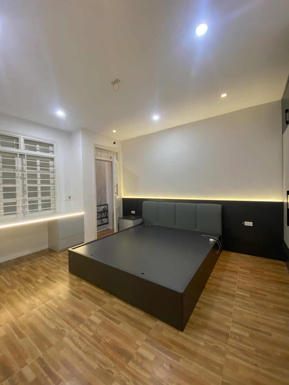 NHÀ NGỌC THỤY – LONG BIÊN  30m² – MẶT TIỀN 3m – 3 TẦNG – Ô TÔ QUA CỔNG