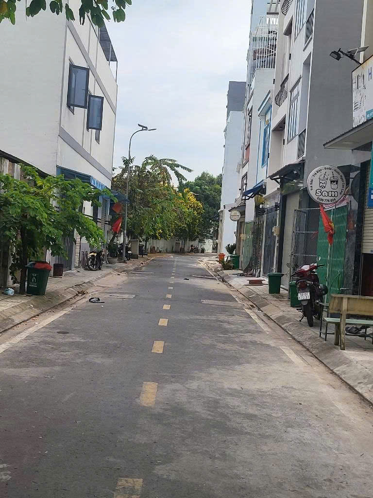 Hẻm 2 Sẹc - Đường Xe Hơi - 6 Tỷ Nhỉnh - Bình Tân - Gần Trường Học - 60M2 - 3 TẦNG - 4PN
