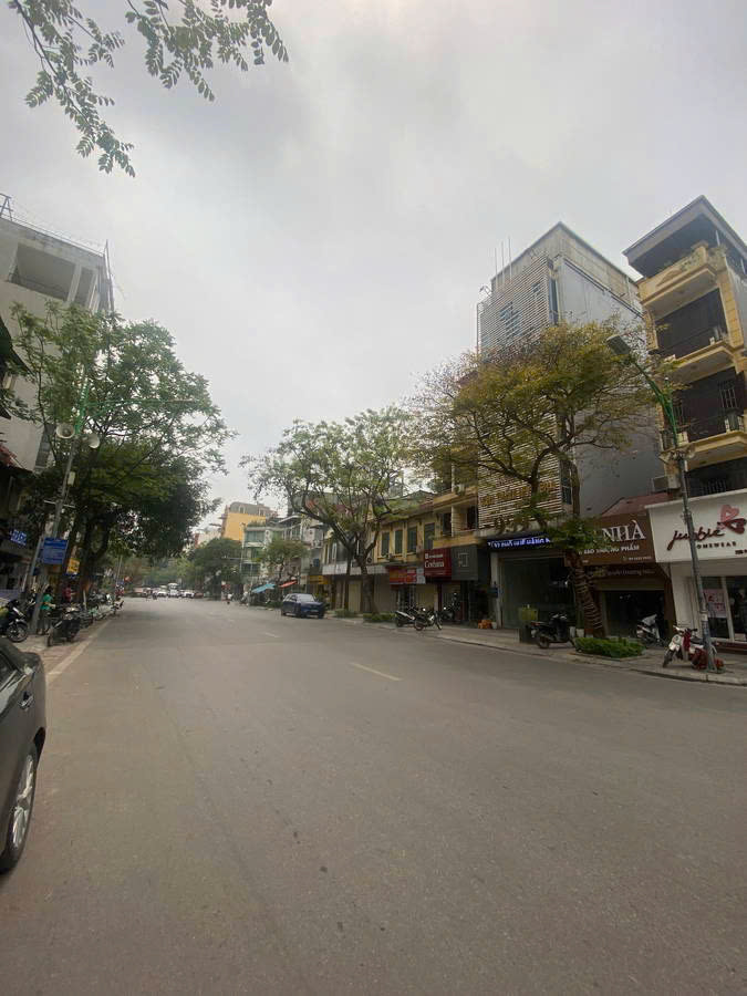BÁN BIỆT THỰ MẶT PHỐ TRIỆU VIỆT VƯƠNG, HAI BÀ TRƯNG, 200M2 3 TẦNG GIÁ 42 TỶ- KINH DOANH ĐA DẠNG,0978834597