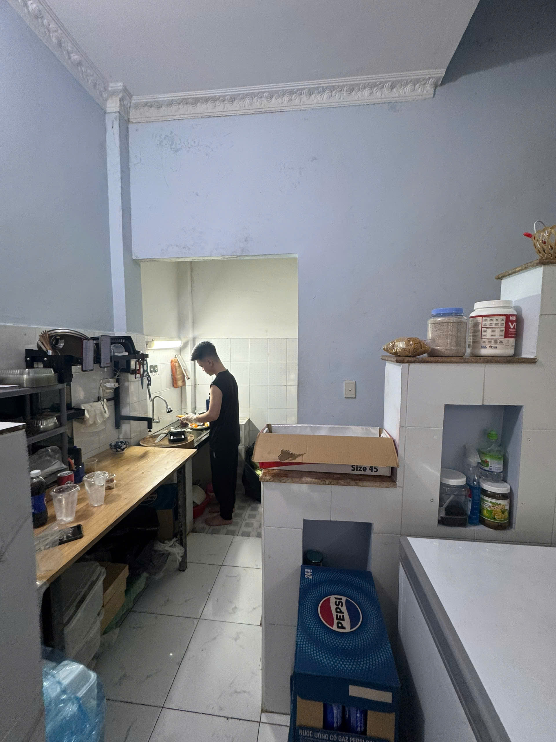 Phường 8, Gò Vấp, Nhà 2 tầng 36m2  BTCT,  hẻm xe hơi,  gần công viên Làng Hoa, 3.65 tỷ TL