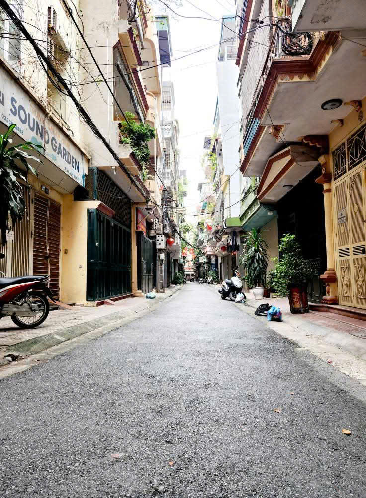Hàng hiếm tại Nguyễn Ngọc NạiThanh Xuân 48m2, 5 tầng giá 13.5 tỷ, ô tô đỗ.