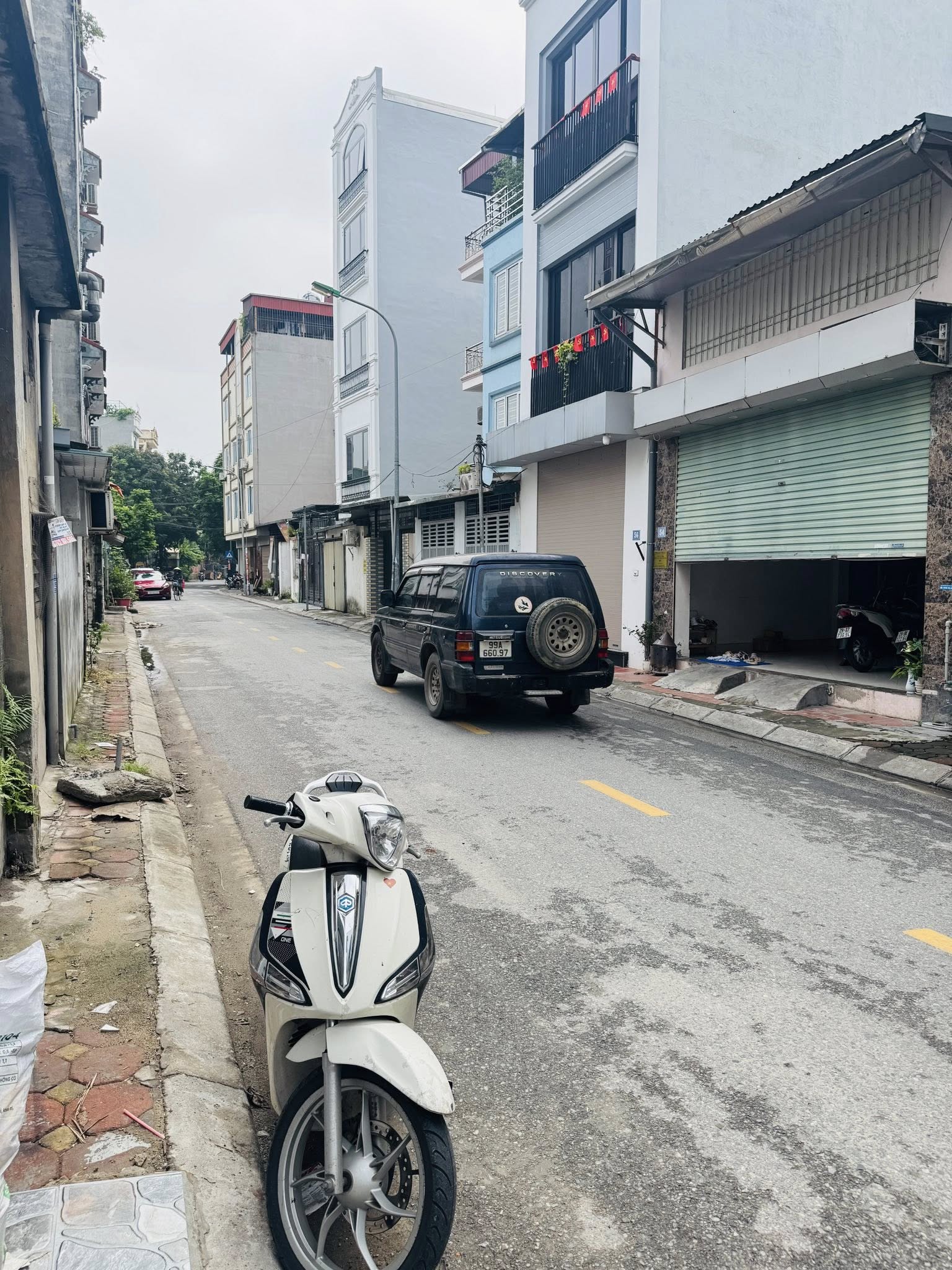 Bán Nhà Phố Vũ Xuân Thiều 60m2, 7T, MT5.1m, Vỉa Hè, 2 Mặt Ngõ Thông Ô Tô Tránh - 21 Tỷ