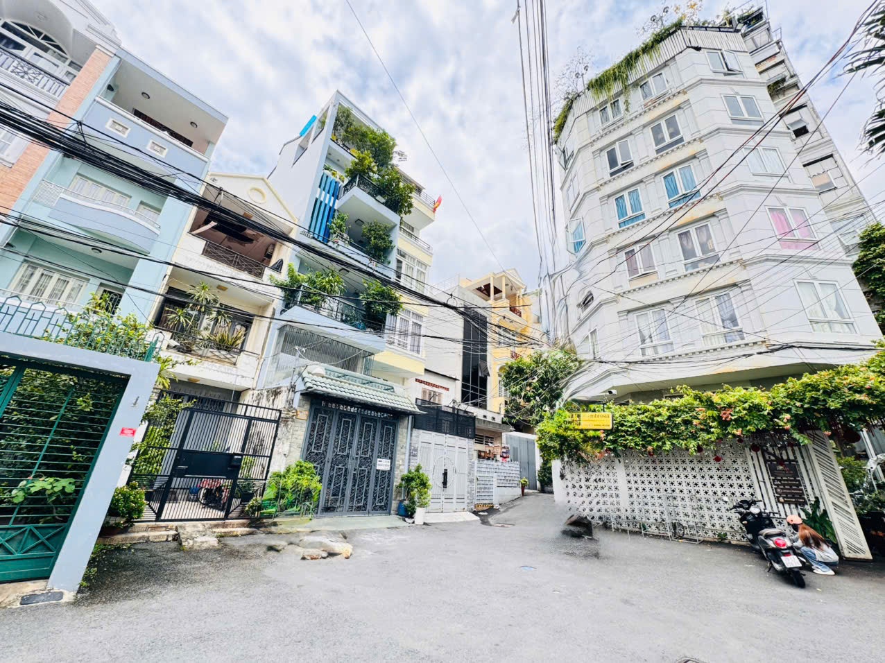QUẬN 1: BÁN NHÀ 2 TẦNG MẶT TIỀN HXH VIP NGUYỄN BỈNH KHIÊM, P.SÀI GÒN- DT ĐẸP 4M*18,4M VUÔNG VỨC- GIÁ TỐT CHỈ 18T- KHU VIP TẬP TRUNG CÁC ĐỐI TÁC NƯỚC NGOÀI Ở ĐÔNG- 0938676685 CHÍNH CHỦ