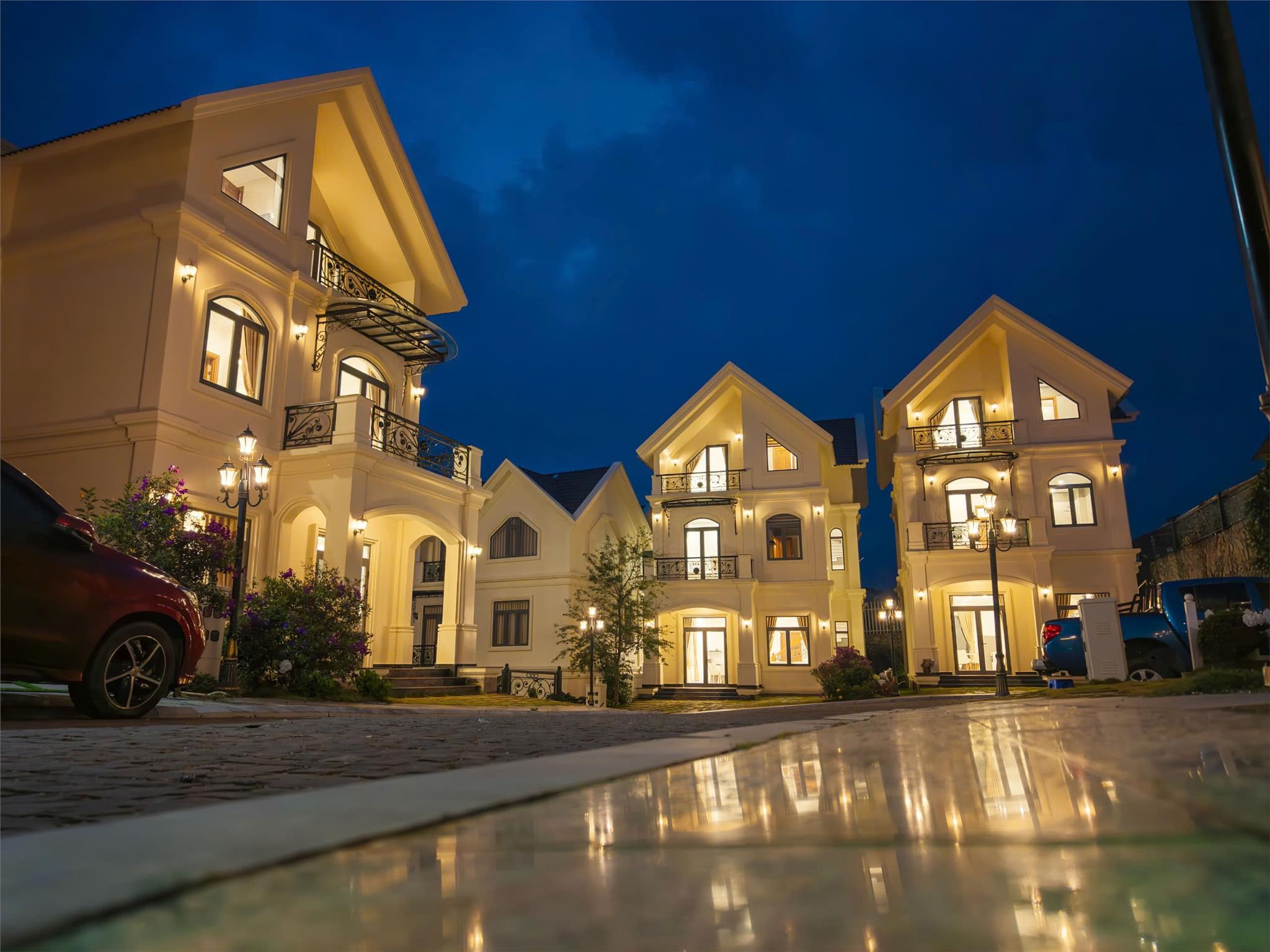 Sở Hữu 2 Căn Biệt Thự Nằm Trong Khu Villa KHU ROYAL Thiết Kế Hiện Đại, Sang Trọng - Đối Diện Mây Lang Thang