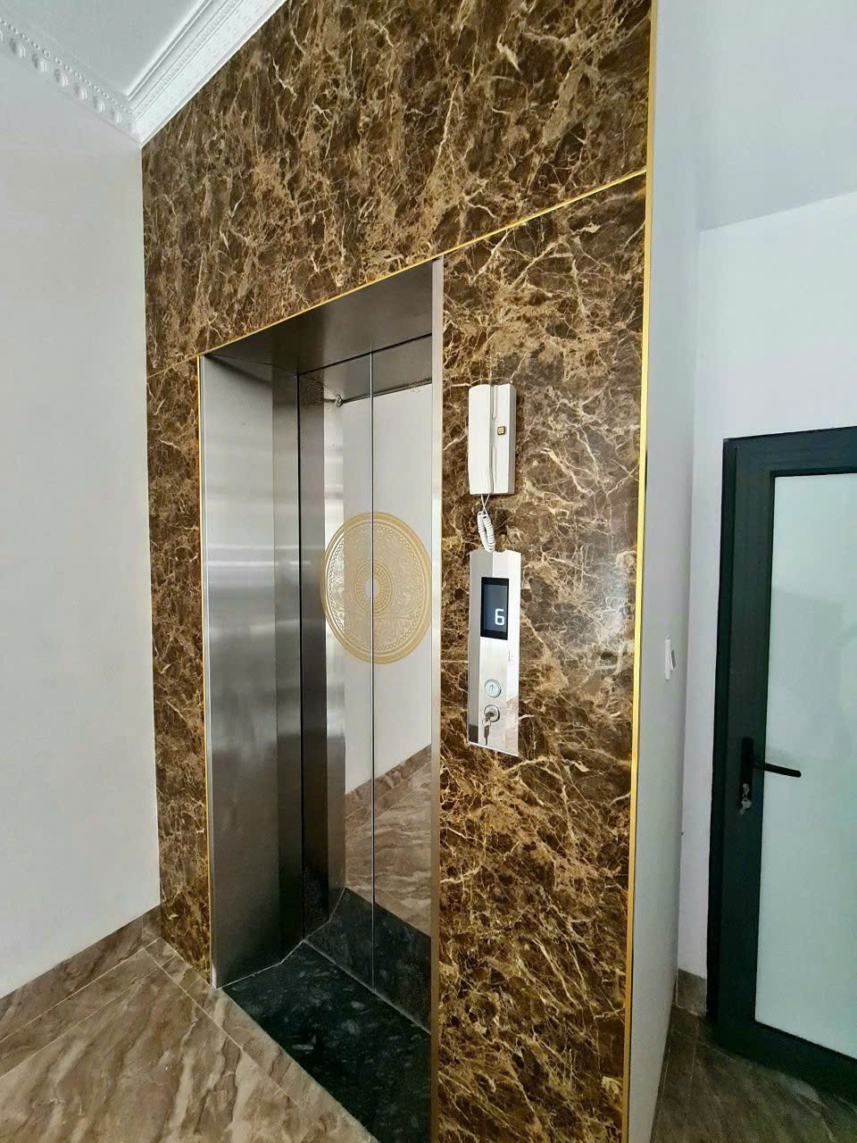 Cho thuê Nhà hàng, VP, KD, Mai Hắc Đế; vỉa hè 96m2* 4T- 32 Tr