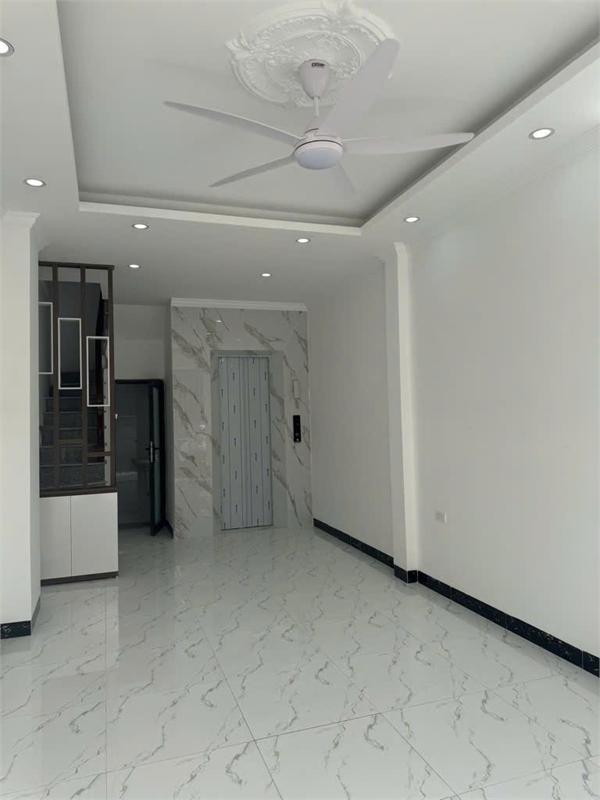 BÁN NHÀ THẠCH BÀN - ĐƯỜNG  RỘNG THÊNH THANG – 43M  KINH DOANH BẤT CHẤP  – 5 TẦNG THANG MÁY  – 8,8 TỶ