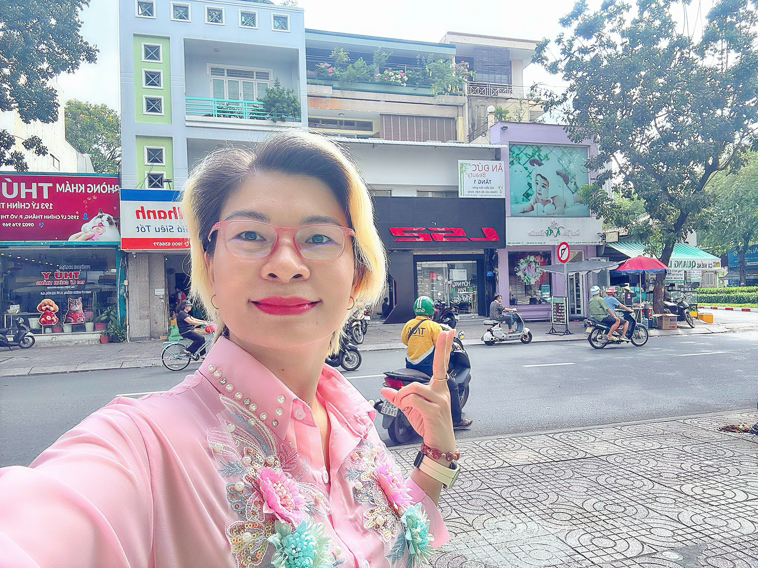 BÁN NHÀ MTKD Đ. LÝ CHÍNH THẮNG, QUẬN 3 - HIẾM NHÀ BÁN - NGAY VÒNG XOAY DÂN CHỦ - 4,2M*24M - CHÍNH CHỦ 1 ĐỜI XƯA