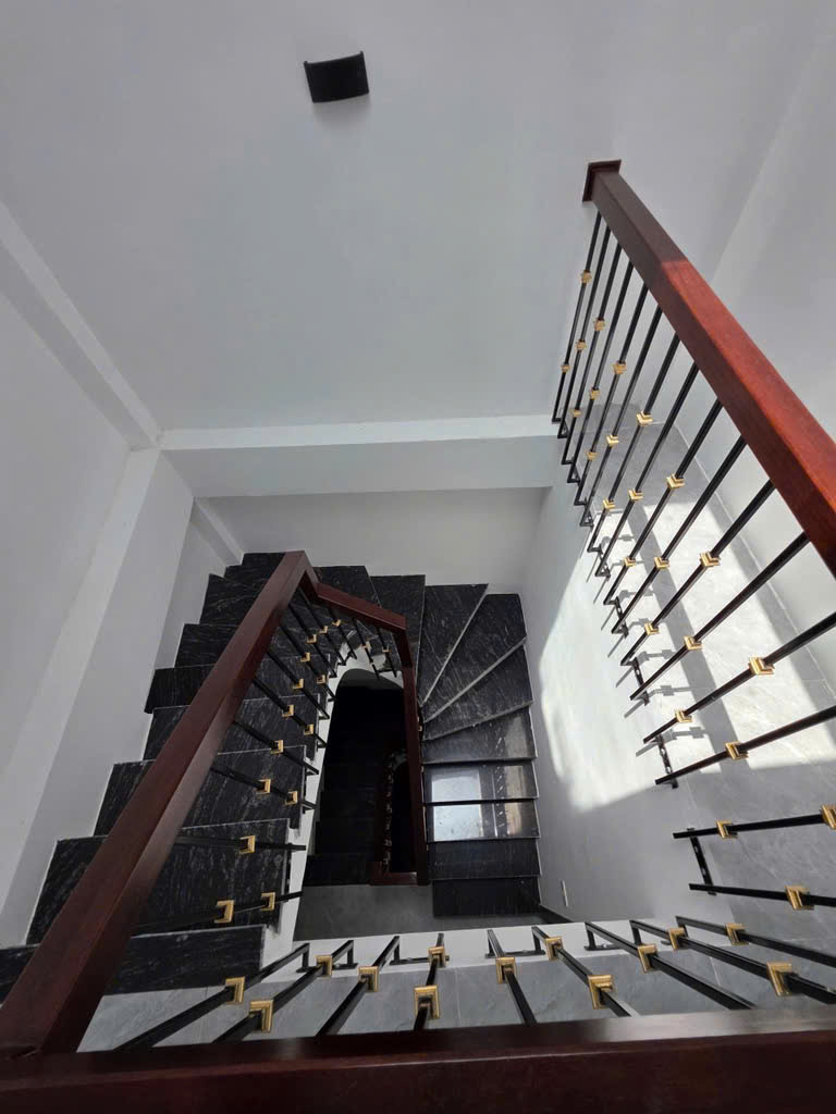 BÁN NHÀ 5 TẦNG TRẦN PHÚ- HÀ ĐÔNG- NHÀ MỚI 5T Ở NGAY - 8.2 tỷ