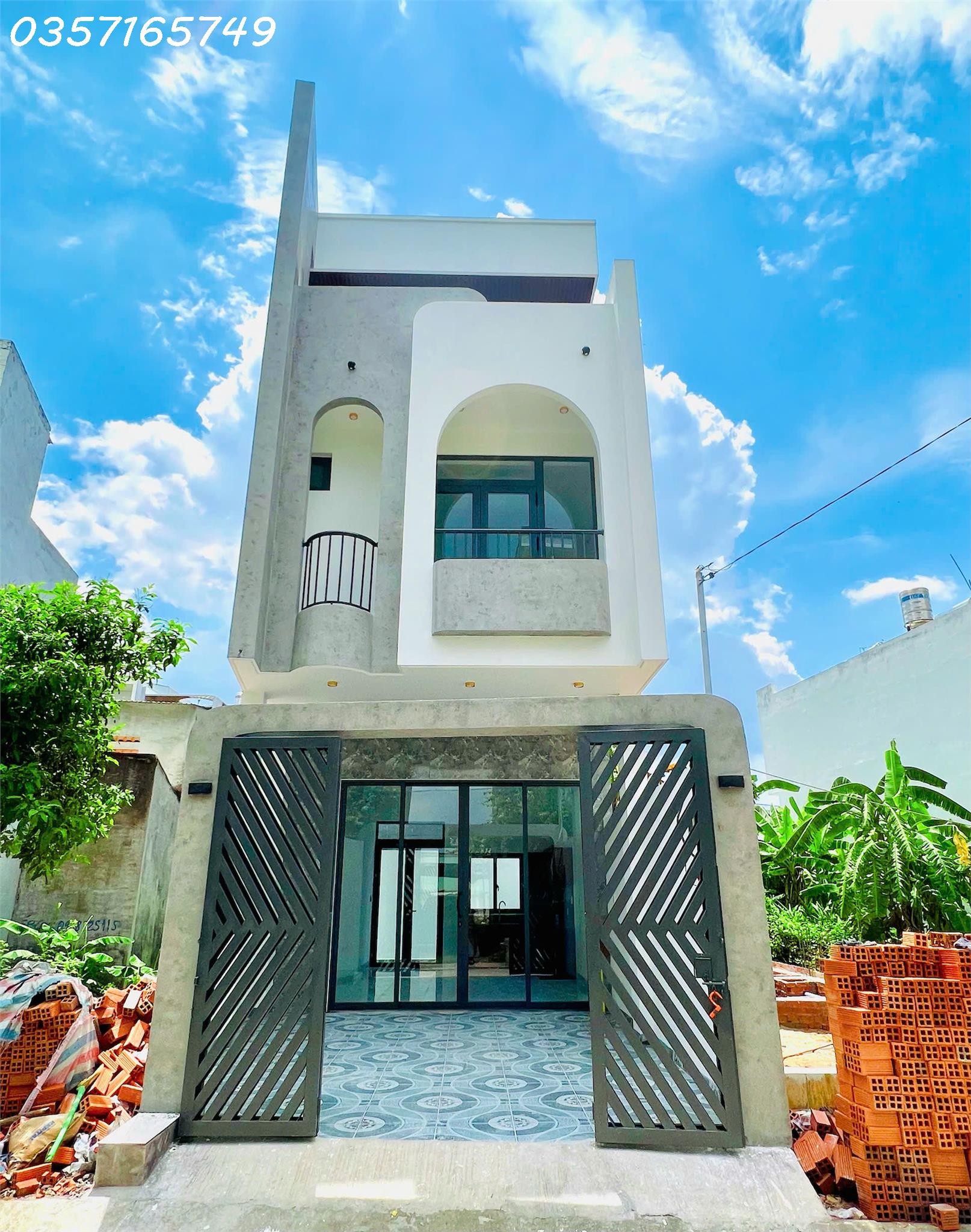 BÁN NHÀ ĐẸP PHƯỜNG LONG BÌNH QUẬN 9 - KẾ VINHOMES GRAND PARK - HẺM THÔNG - XE TẢI CHẠY VI VU - SÂN ĐỂ XE OTO - MỚI TOANH CHỈ VIÊC XÁCH VA LI VÔ Ở NGAY - GẦN VÀNH ĐAI 3 - SÂN GOIL LONG BÌNH