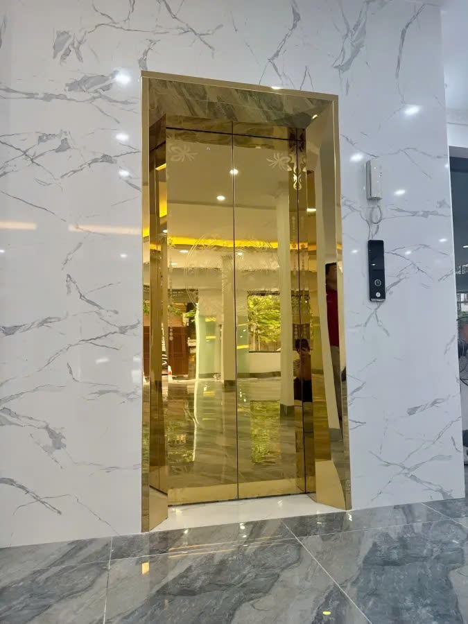 Cho thuê Nhà mới, Tôn Đức Thắng, thang máy; vỉa hè 108m2* 5T- 32 Tr