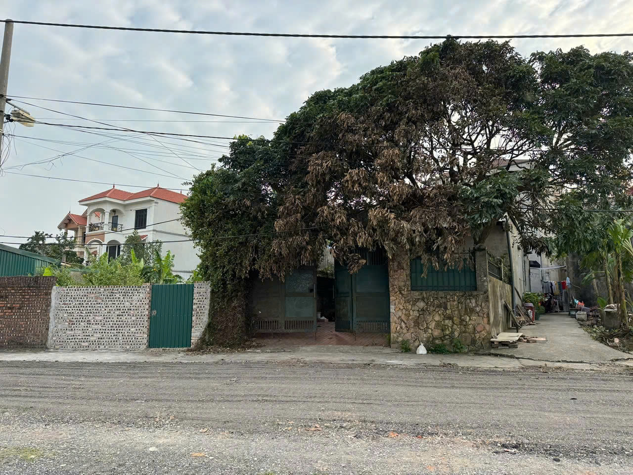 BÁN ĐẤT TẶNG NHÀ CẤP 4 VIEW SÔNG ĐUỐNG – PHONG THUỶ ĐẸP TẠI GIANG BIÊN, LONG BIÊN CHỈ 125tr/m2