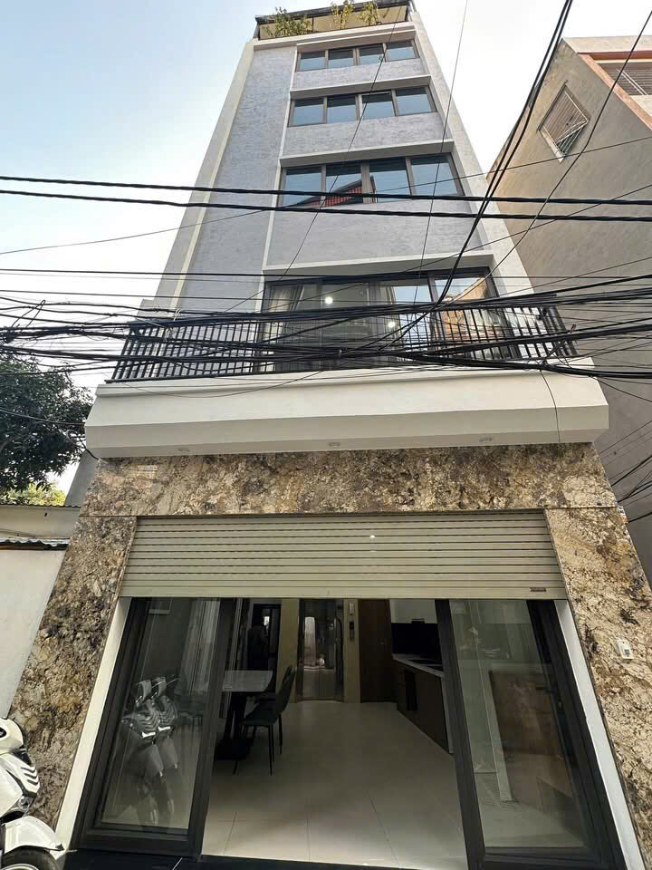 Chìa khoá trao nhà phố Bát Khối  DT 40m - MT 5m xây 6 tầng thang máy  Oto vào nhà  Hơn 11 tỷ