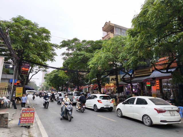 NHÀ MẶT PHỐ TRẦN CUNG - KINH DOANH SIÊU ĐỈNH - ĐƯỜNG THÔNG HÈ THOÁNG - SỔ ĐỎ  CẦM TAY - TIỀM NĂNG SINH LỜI CAO - LH : MR HOÀNG PHÚ - PHONE : 0385683333