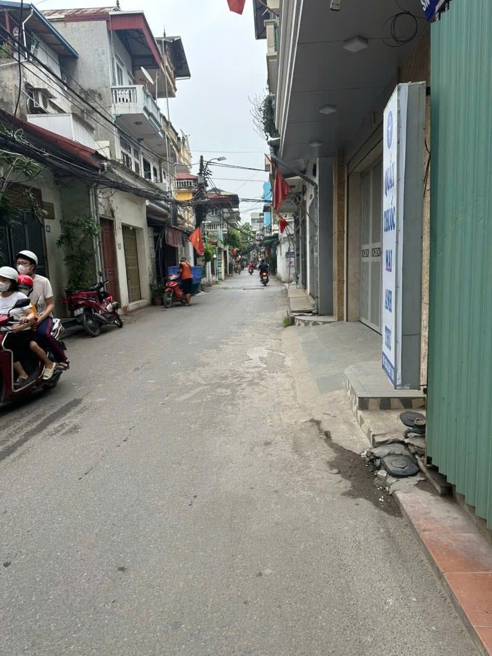 Chủ nhà cần tiền nên mới bán gấp nhà mặt đường Đông Mỹ- Thanh Trì, mt rộng, kinh doanh đỉnh.
???? Đang cho thuê dòng tiền 7tr/1 tháng.
Tiện ích bạt ngàn. Sổ nét căng sẵn sàng giao dịch.