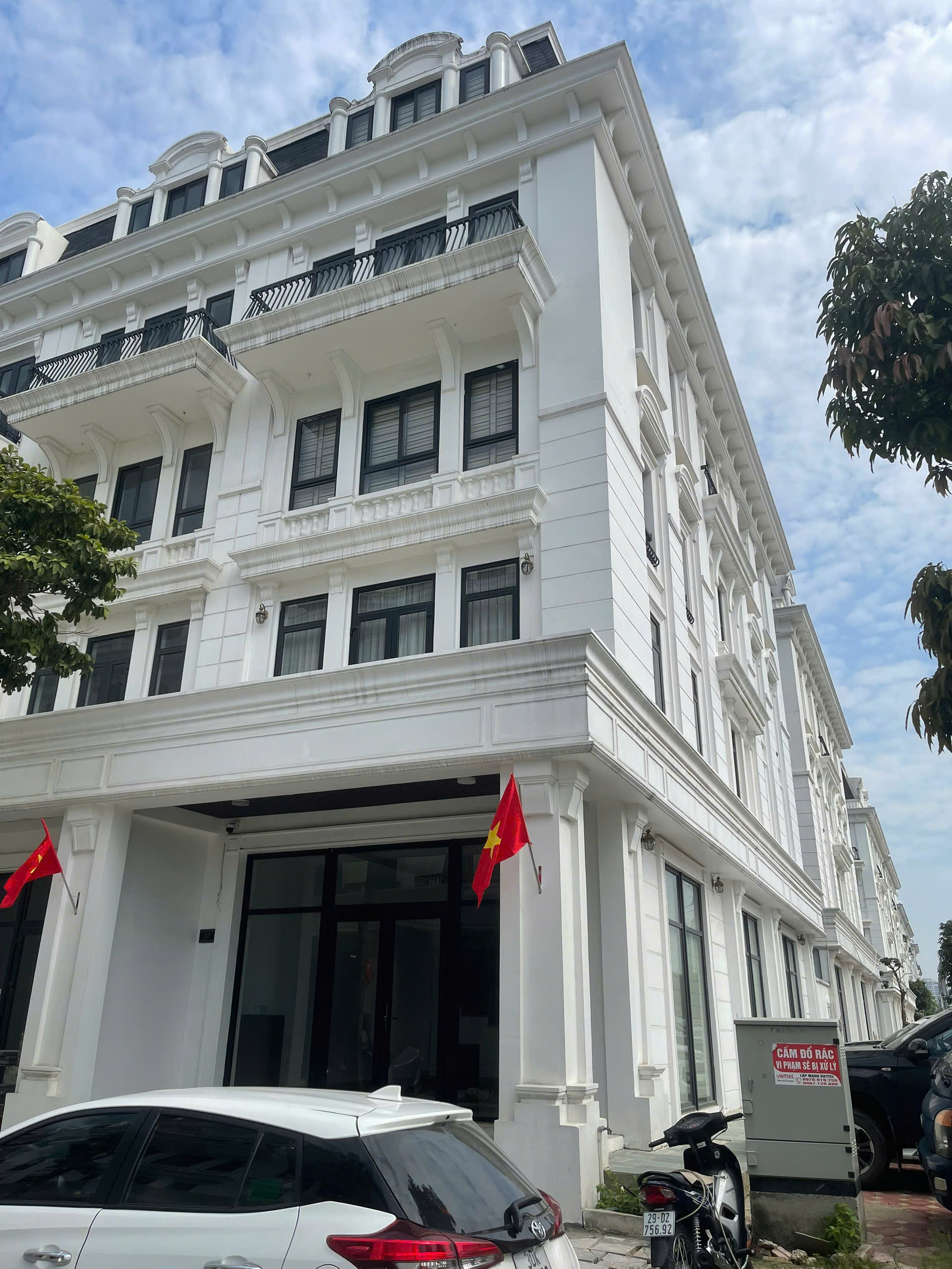 Bán nhà mặt phố THE MANOR CENTRAL PARK - Lô góc 2 mặt tiền - Định Công - Hoàng Mai - HN
