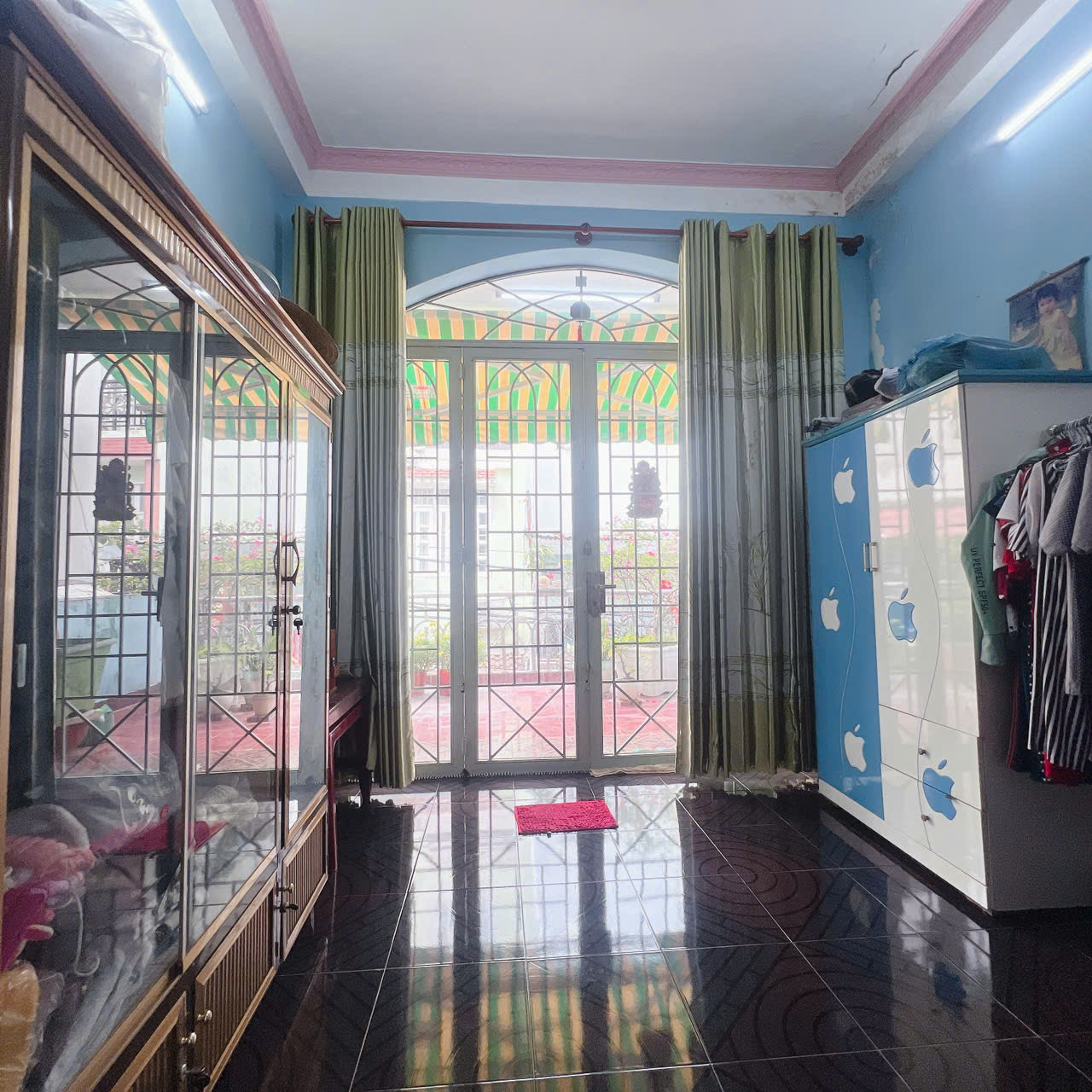 bán nhà mặt tiền hẻm q4 
Ngang 3.5 x 13.5 
đúc 3 tấm