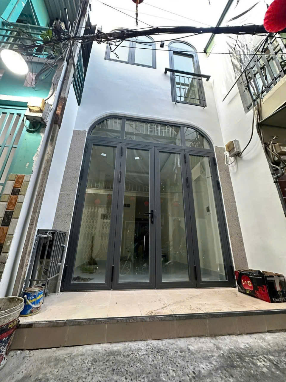 bán nhà  đường trung tâm Q4 cạnh Q1 
NGANG 3.1 x10  đúc 3 tấm có 4đ