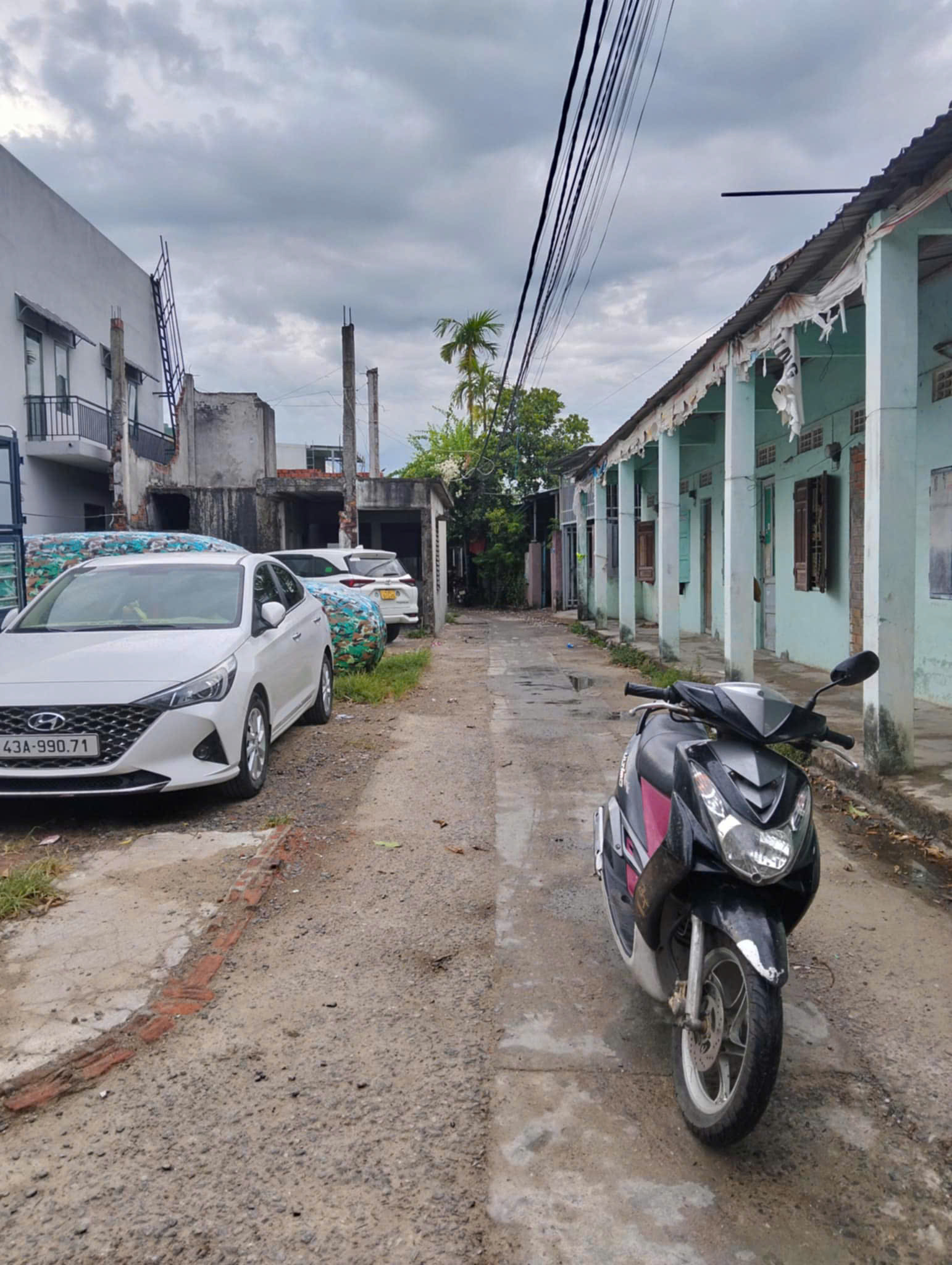 NHÀ GÁC LỮNG  DIỆN TÍCH 80.5 M2  - BÊN HONG CHỢ KINH DOANH, BUÔN BÁN ĐỀU ĐƯỢC