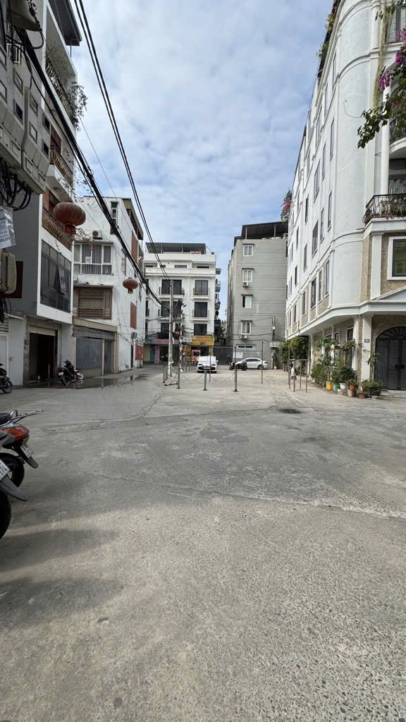 29 Khương Hạ, giảm 300tr, đây là trận đấu của người giàu