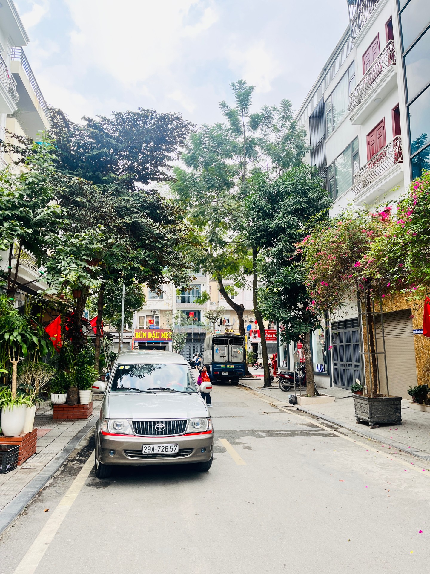 Khu vực Nguyễn Sơn 12 tỷ 60m phân lô ô tô kinh doanh nhỏ,Long Biên