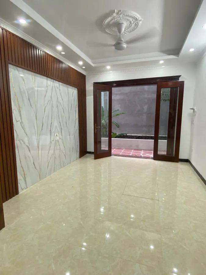 Quá Rẻ Bán Nhà Nguyễn Văn Linh 30m2. 5 Tầng, Ô Tô Đỗ Cạnh Nhà, An Sinh Đỉnh Cao 5.7 Tỷ