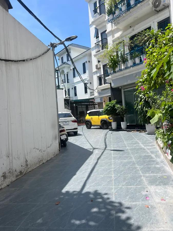 Bán Nhà Thạch Bàn Siêu Hiếm 37m2, 6 Tầng, Ô Tô Dừng Đỗ Trước Nhà, Full Nội Thất - 8.x Tỷ
