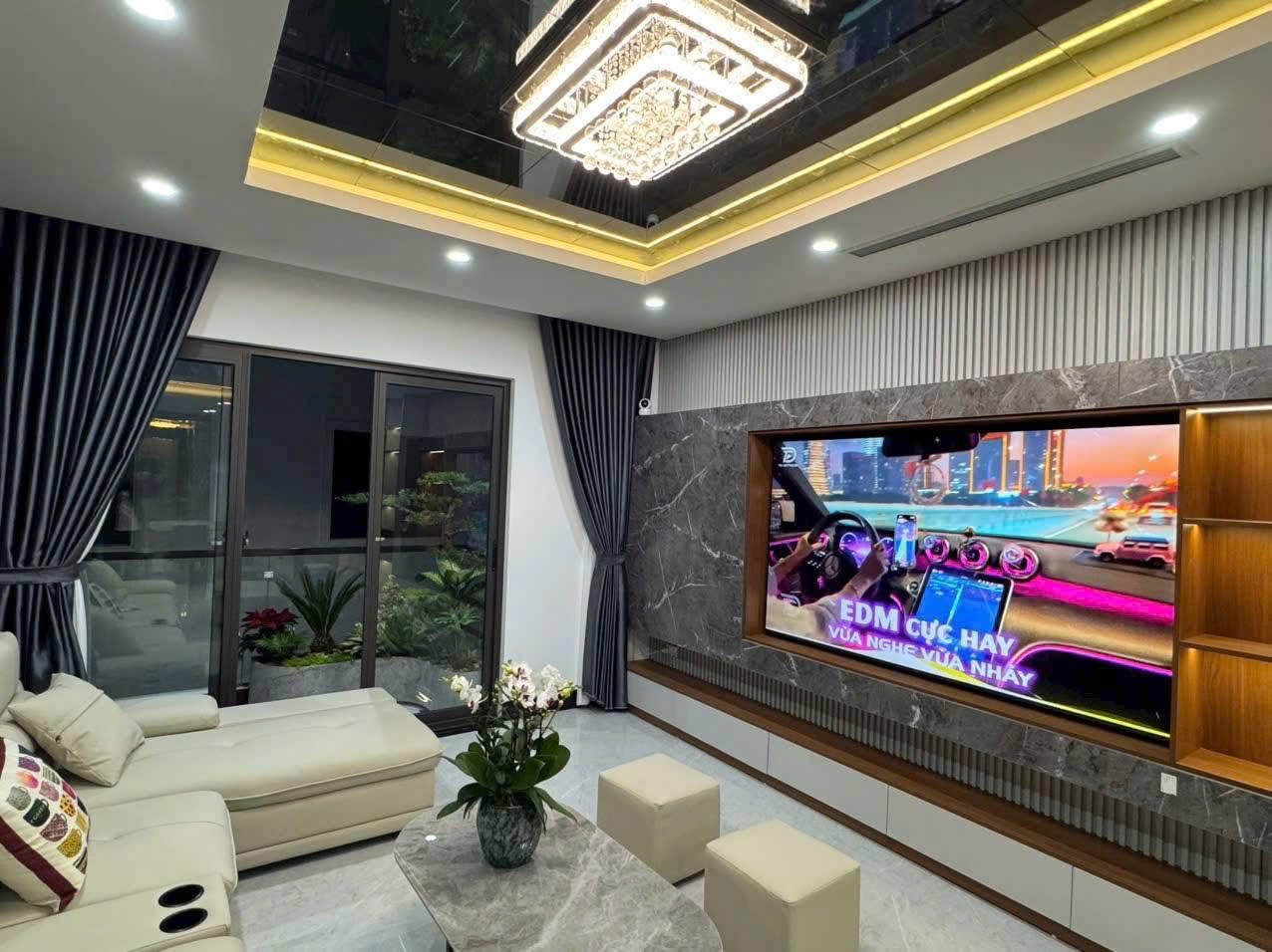 HOA HẬU PHỐ CỔ LINH 60M2 7T, GARA 2 Ô TÔ, KINH DOANH DÒNG TIỀN, NHỈNH 22 TỶ