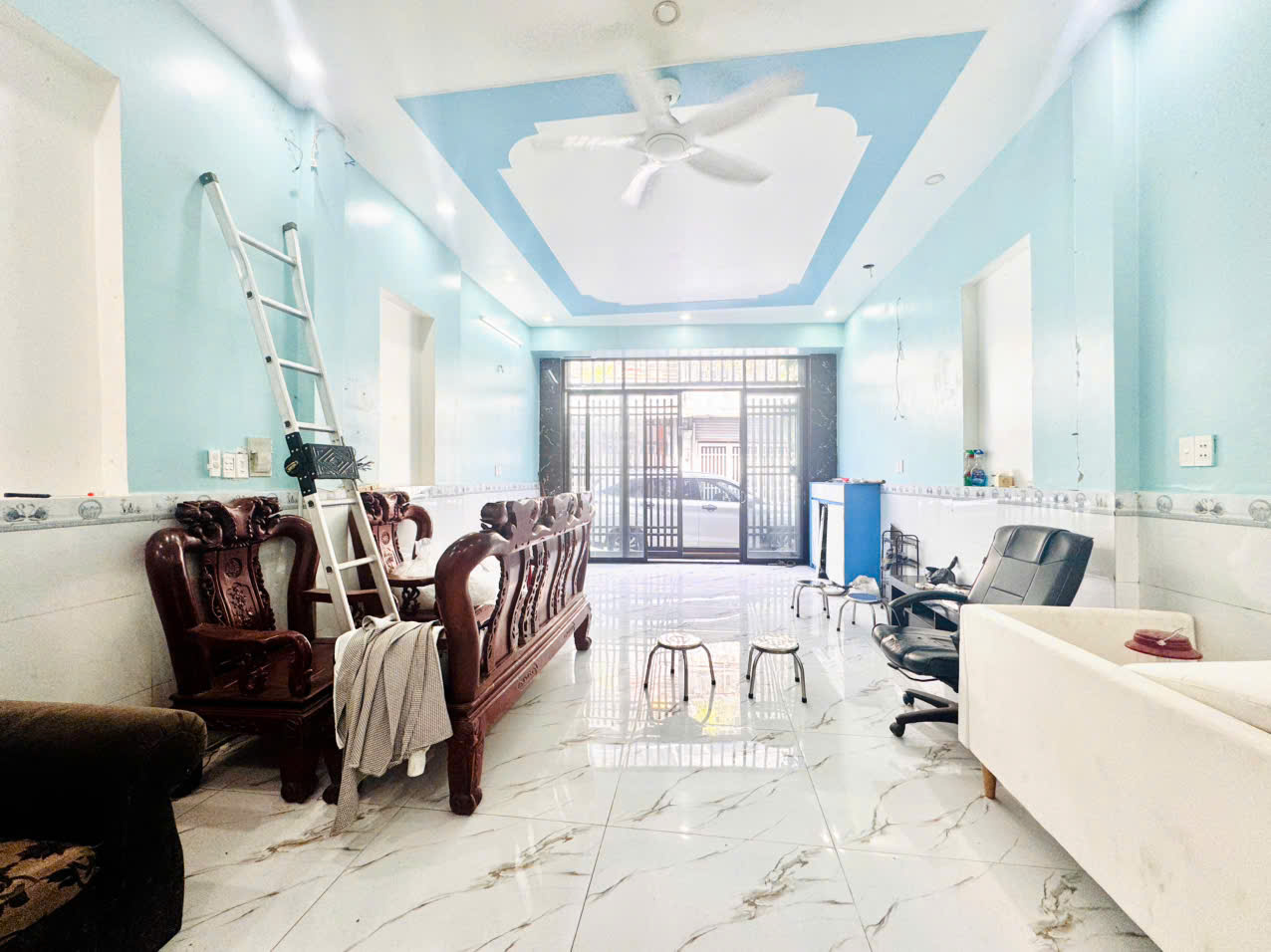 Bán nhà 3 Tầng Đông Hòa,SHR đường xe hơi, gần BigC Go Dĩ An,giá rẻ