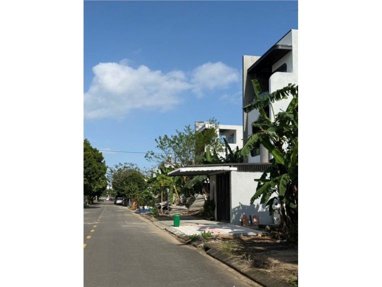 Bán lô Mt đường TRẦN VIỆN- Hoà Xuân- Cẩm Lệ. gần AEON MALL DT 120m2 giá 5ty850 LH 0942992361