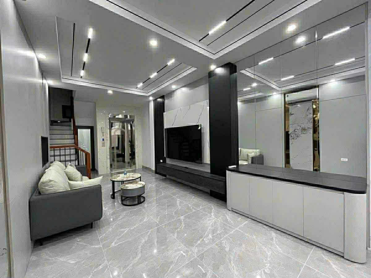 Bán nhà Hoàng Như Tiếp 47m 6 tầng thang máy 20m ra ô tô 14 tỷ