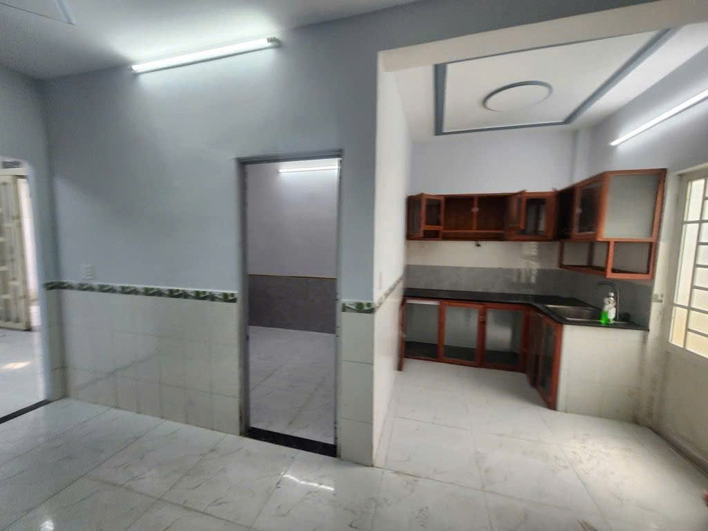 MẶT TIÊN HẺM KINH DOANH BUÔN BÁN - Vị trí cách mặt tiền đường Huỳnh Tấn Phát