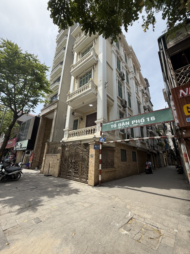 Nhà hiếm tựa tranh – ô tô dừng chân – tài lộc chảy mạnh như dòng sông xuân,  Nguyễn Huy Tưởng – Trung tâm đất quý