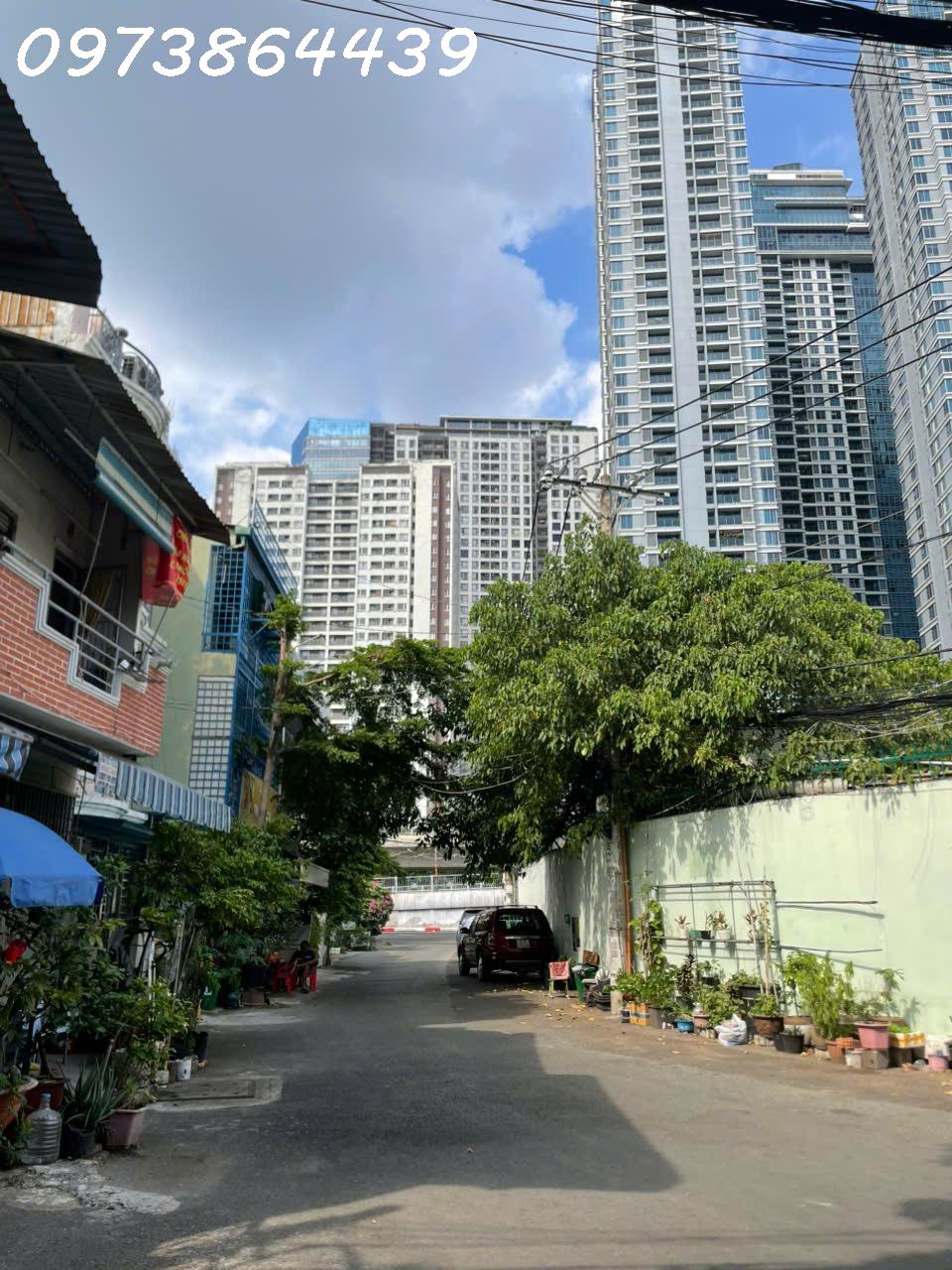 QUẬN 1 CHỈ 2 PHÚT – NHÀ 2 MẶT TIỀN HẺM XE TẢI – NGAY LANDMARK 81 – CHỈ 13 TỶ