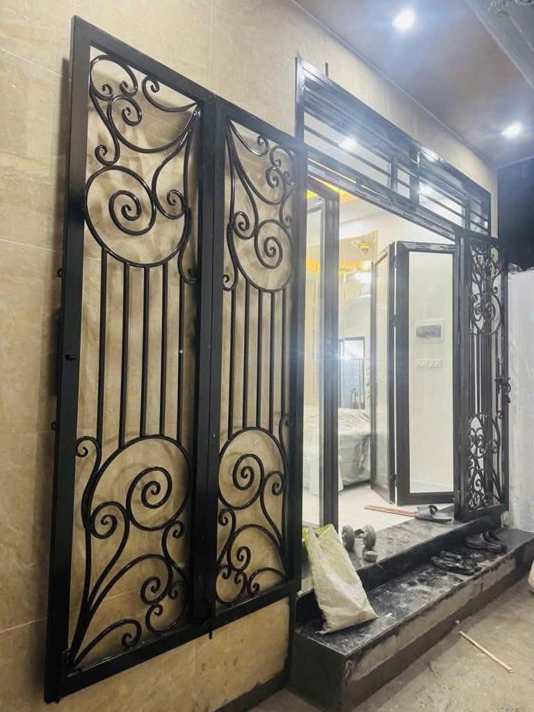 NHÀ NHỎ XINH - 5 TẦNG ĐỦ CÔNG NĂNG SỬ DỤNG - MẶT TIỀN ĐẸP - GẦN Ô TÔ - VIEW THOÁNG TRƯỚC MẶT - SỔ ĐỎ ĐẸP
