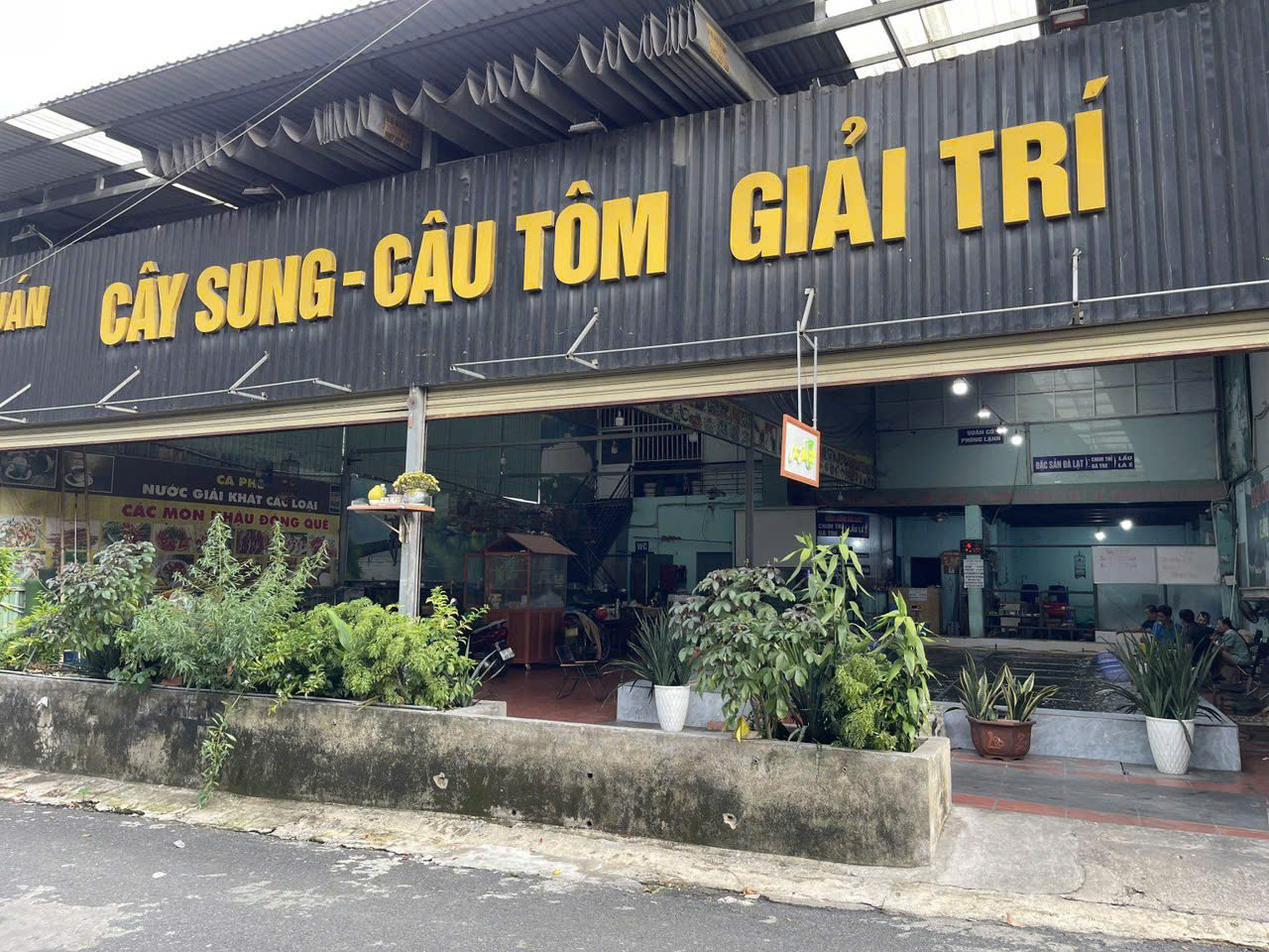 Bình Dương ! SANG NHƯỢNG HỒ CÂU TÔM – QUÁN NHẬU Giá : 500 tr ( TL ) , HỒ CÂU CÓ TIẾNG VÀ DOANH THU TỐT TRONG KHU VỰC, liên hệ : 0388335335 ( chính chủ )