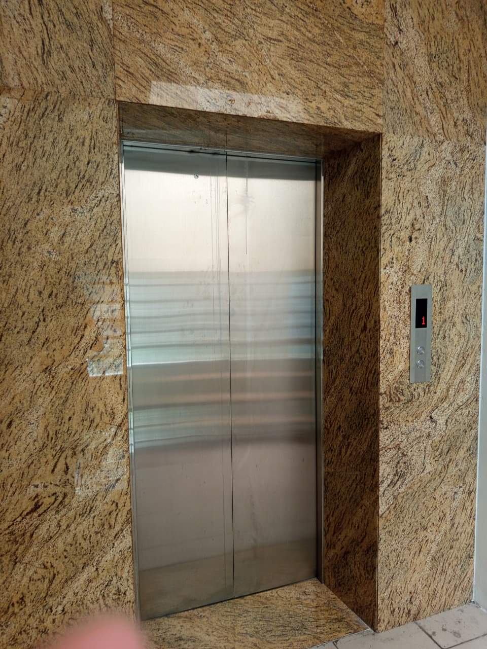 Nhà tôi cho thuê Nhà VP, Nhà Hàng, KD, 101m2_ 5T; vỉa hè, Lò Đúc-32 Tr