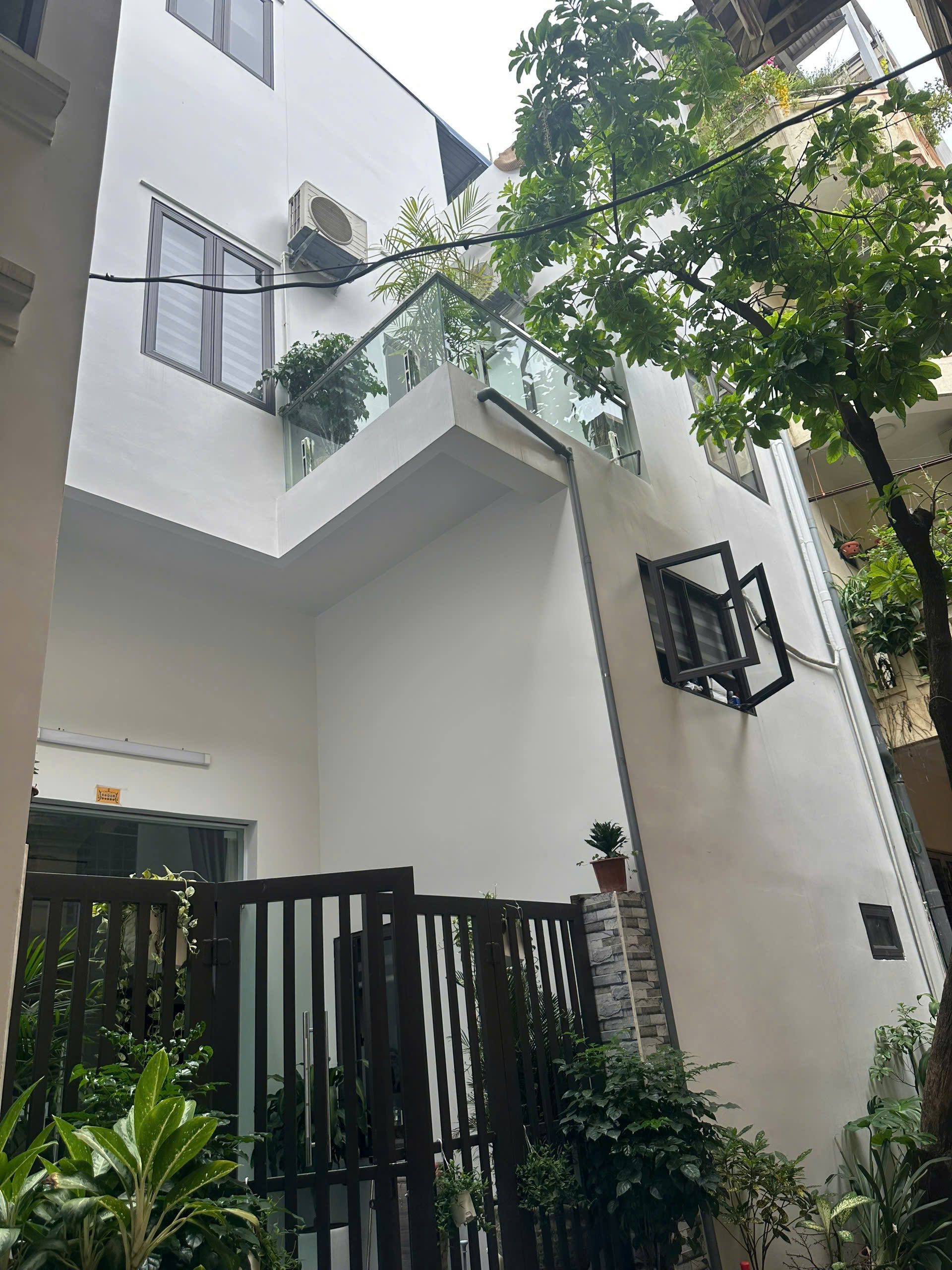 Bán Nhà Villa 4 Tầng Có Sân Cổng Riêng – Gần Mặt Đường Điện Biên Phủ, Hải Phòng