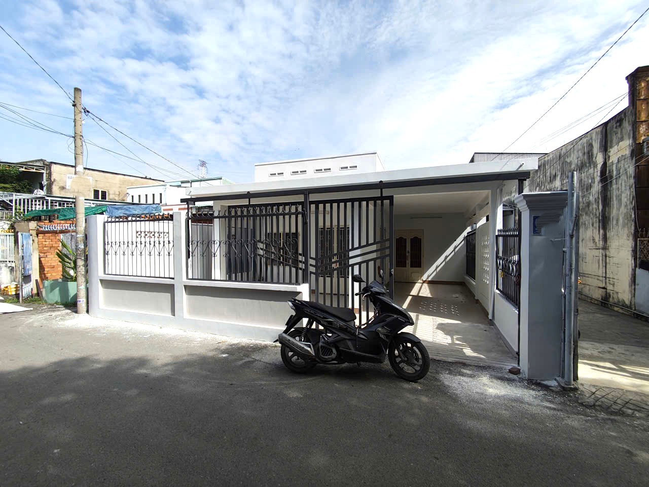 Bán Nhà 130m2 Đường Quốc Lộ 13 Ngang Đẹp 8,5m Đường 6m Kế Vạn Phúc Chỉ 9,9 Tỷ TL