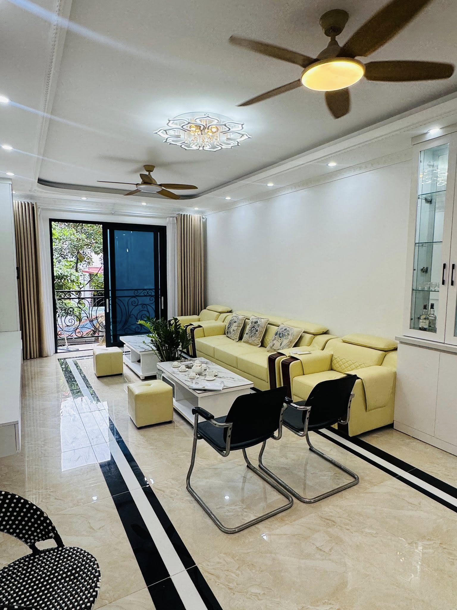Cần Bán Gấp Nhà Ngọc Thụy 50m2 7T Dân Xây 2 Thoáng 13 Tỷ, KD Online, Ô Tô Đỗ Cửa, Full Nội Thất