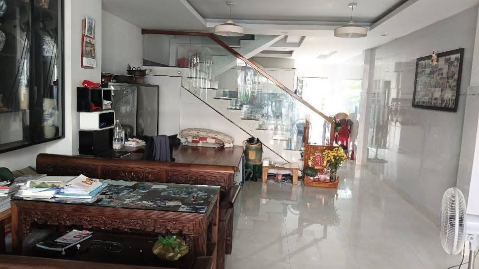 Bán gấp Nhà MTKD - Chu Văn An gần HV Cán Bộ - đường 8m - 63m2 ( 5.2 X12 m ) - 3 tầng - nhà mới ở ngay